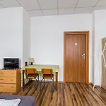 Enjoy Your Stay With Dkn Apartments - Mon-Sun - Late Night Check-In - Multilanguage - Near Railway Station - Witamy Serdecznie